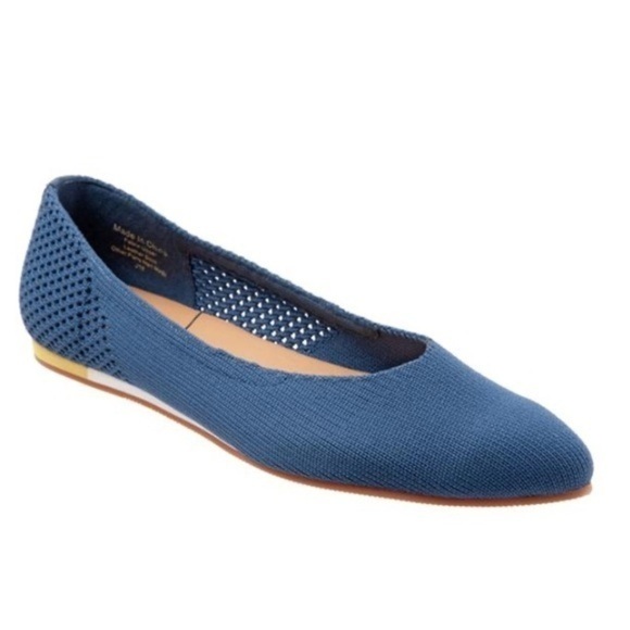 NEW Sava Lea Pointed Toe Ballerina Shoe in size 39/US 9, new without box - Picture 1 of 7